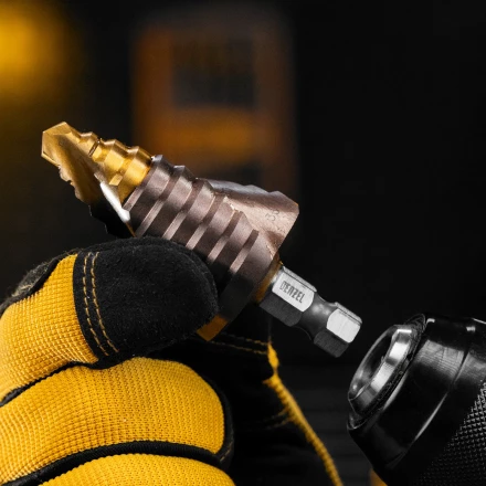 Сверло ступенчатое Denzel 723616, 4-6-8-10-12-14-16-18-20-22-24-26-28-30-32 мм, Р6М5К5, 6-гр. хвостовик купить в Урае