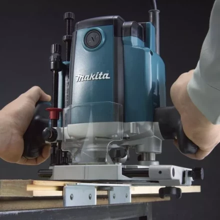 Фрезер Makita RP1801F купить в Урае
