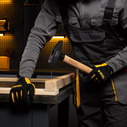 Молоток слесарный, 1000 г Denzel, кованый квадратный боек, буковая рукоятка 10437 купить в Урае