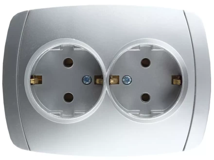 Розетка СВЕТОЗАР &quot;АКЦЕНТ&quot; двойная в сборе, с заземлением, цвет серебристый металлик, 16А/~250В SV-54207-SM купить в Урае