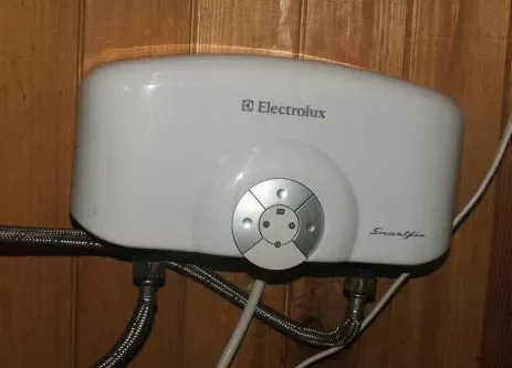 Проточный водонагреватель ELECTROLUX SMARTFIX 2.0 S 5.5 kW - душ купить в Урае