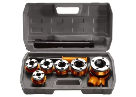 Набор клуппов 1/4-1,25 с трещеточным плашкодержателем SPARTA 773357 купить в Урае