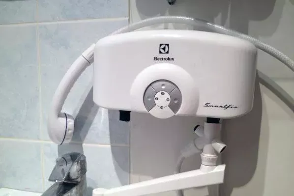 Проточный водонагреватель ELECTROLUX SMARTFIX 2.0 S 6.5 kW - душ купить в Урае