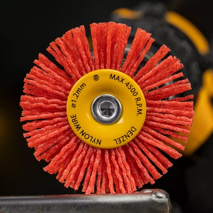 Щетка для дрели Denzel, 65 мм, Плоская, со шпилькой, нейлоновая щетина, 74433 купить в Урае