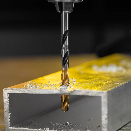 Сверло спиральное по металлу Denzel 4,5 x 80мм, Р6М5, Golden Tip, многогранная заточка 718274 купить в Урае