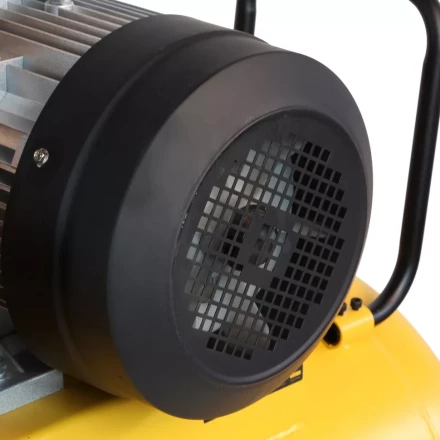 Компрессор воздушный, ременный привод BCI4000-T/100, 4.0 кВт, 100 литров, 690 л/мин Denzel 58123 купить в Урае