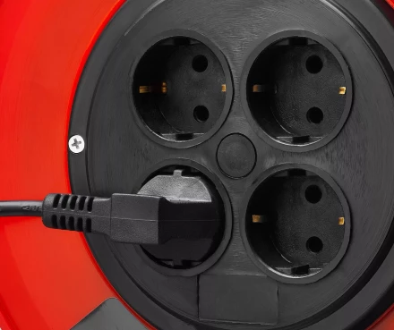 Удлинитель на катушке &quot;ПВС 307&quot;, 40 м, 2500 Вт, 4 гнезда, ПВС 3х0,75 кв мм, ЗУБР 55083-40 купить в Урае