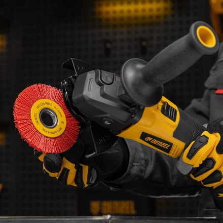 Щетка для УШМ, 100 мм, плоская, нейлоновая щетина, посадка 22,2 мм Denzel 74437 купить в Урае